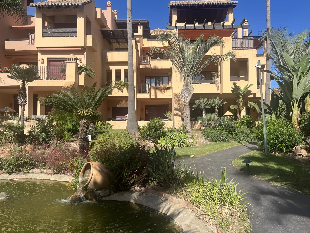Jardín de Urb. San Pedro de Alcantara(Bahía Alcantara): vista 12 del archivo fotográfico